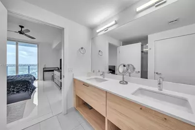 16385 Biscayne Blvd #2707, North Miami Beach, FL 33160 - Photo 37