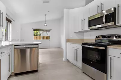 9264 SW 209th Ter, Cutler Bay, FL 33189 - Photo 11