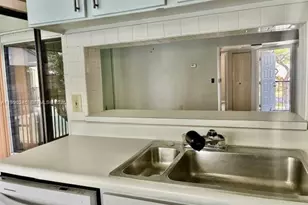 1024 S Independence Dr, Homestead, FL 33034 - Photo 7