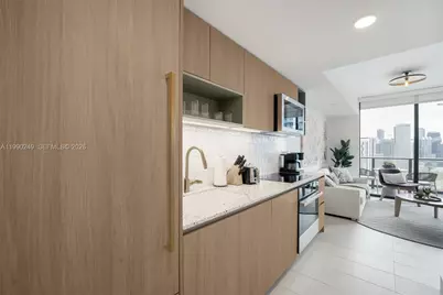 159 NE 6th St #2607, Miami, FL 33132 - Photo 3