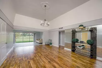 5311 Banyan Ln, Tamarac, FL 33319 - Photo 5