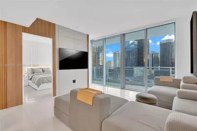 92 SW 3rd St #2802, Miami, FL 33130 - Photo 1