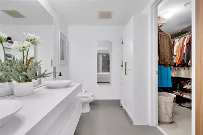 92 SW 3rd St #2802, Miami, FL 33130 - Photo 17