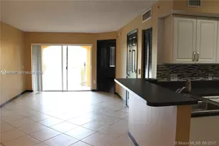 9640 NW 2nd St, Pembroke Pines, FL 33024 - Photo 7