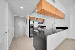 1750 N Bayshore Dr, Miami, FL 33132 - Photo 11