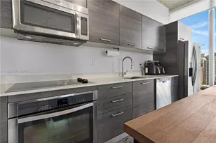 151 SE 1st St, Miami, FL 33131 - Photo 13