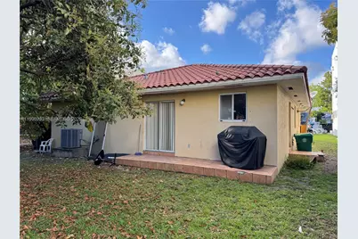 1126 NW 3rd St, Miami, FL 33128 - Photo 3
