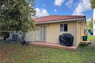 1124 NW 3rd St, Miami, FL 33128 - Photo 3