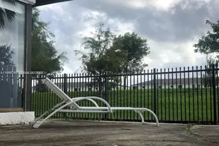 534 NE 195th St, Miami, FL 33179 - Photo 3