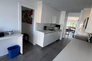 534 NE 195th St, Miami, FL 33179 - Photo 7