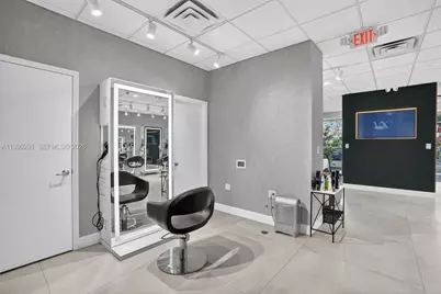 For Sale Beauty Salon in Hialeah, Hialeah, FL 33015 - Photo 9