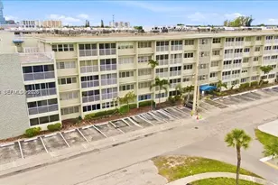 330 SE 2nd St, Hallandale Beach, FL 33009 - Photo 3