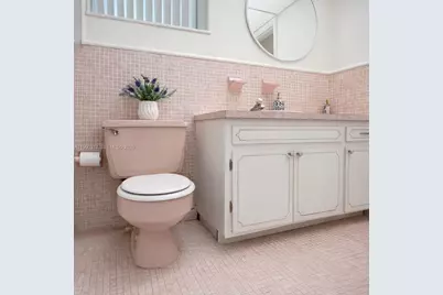 330 SE 2nd St #101G, Hallandale Beach, FL 33009 - Photo 23