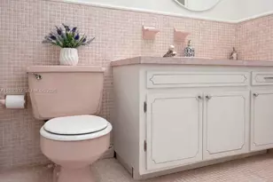 330 SE 2nd St, Hallandale Beach, FL 33009 - Photo 23