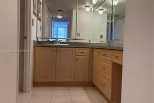 6039 Collins Ave, Miami Beach, FL 33140 - Photo 13