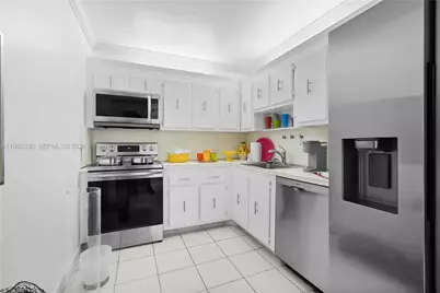 20301 W Country Club Dr #1226, Aventura, FL 33180 - Photo 5