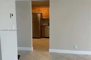 20400 W Country Club Dr, Aventura, FL 33180 - Photo 13