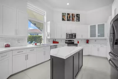 219 Landings Blvd, Weston, FL 33327 - Photo 15