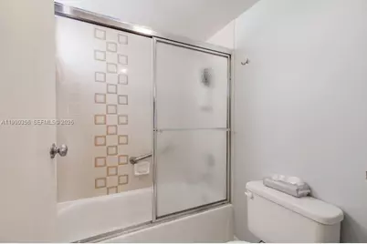 2625 Collins Av #1403, Miami Beach, FL 33140 - Photo 15