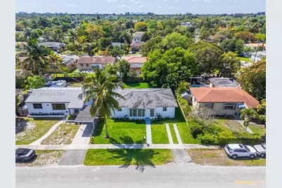 110 NE 171st St, North Miami Beach, FL 33162 - Photo 23