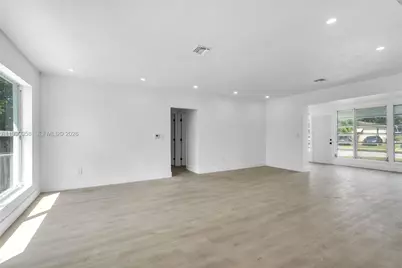 110 NE 171st St, North Miami Beach, FL 33162 - Photo 7