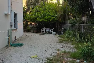 609 NE 6th Ct, Boynton Beach, FL 33435 - Photo 17