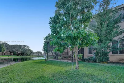 1726 SW 110th Ter, Davie, FL 33324 - Photo 45