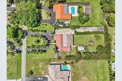 14051 SW 15th Ct, Davie, FL 33325 - Photo 5