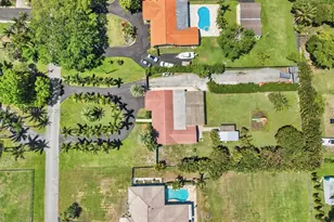 14051 SW 15th Ct, Davie, FL 33325 - Photo 5