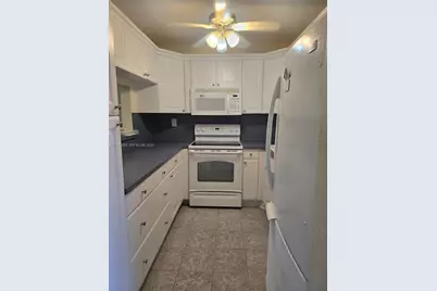 2998 E Sunrise Lakes Dr #111, Sunrise, FL 33322 - Photo 5