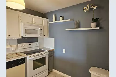 2200 E Hallandale Beach Blvd #408, Hallandale Beach, FL 33009 - Photo 5