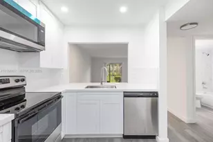 10330 NW 8th St, Pembroke Pines, FL 33026 - Photo 1