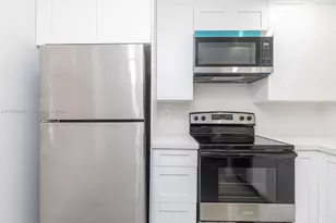 10330 NW 8th St, Pembroke Pines, FL 33026 - Photo 11