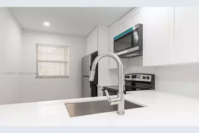 10330 NW 8th St #104, Pembroke Pines, FL 33026 - Photo 13