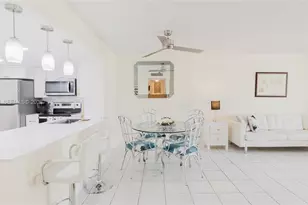 424 SE 10th St, Dania Beach, FL 33004 - Photo 11