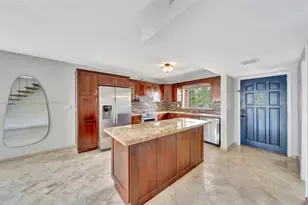 2293 NE 122nd St, North Miami, FL 33181 - Photo 9