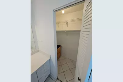 7135 Collins Ave #1821, Miami Beach, FL 33141 - Photo 17