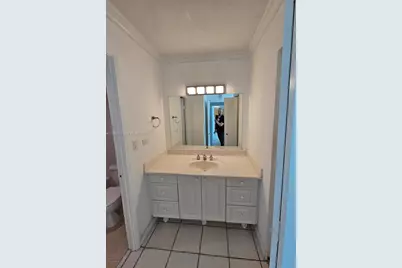 7135 Collins Ave #1821, Miami Beach, FL 33141 - Photo 11
