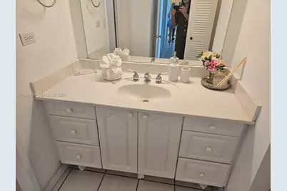 7135 Collins Ave #1821, Miami Beach, FL 33141 - Photo 25