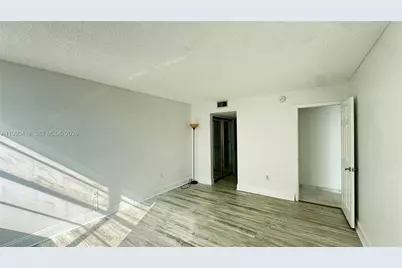 18061 Biscayne Blvd #1203, Aventura, FL 33160 - Photo 11