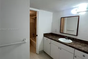 5501 NW 7th St, Miami, FL 33126 - Photo 15