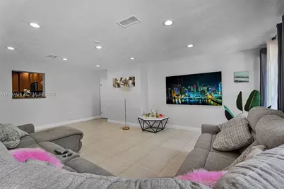 760 E 55th St, Hialeah, FL 33013 - Photo 17