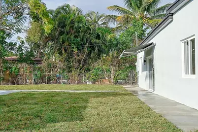 588 Palmetto Dr, Miami Springs, FL 33166 - Photo 47