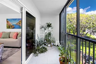 700 SW 137th Ave, Pembroke Pines, FL 33027 - Photo 7