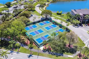 700 SW 137th Ave, Pembroke Pines, FL 33027 - Photo 19