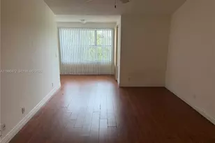 3330 N Pinewalk Dr N, Margate, FL 33063 - Photo 9