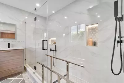 261 NE 47th St, Miami, FL 33137 - Photo 39