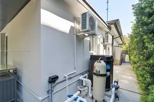 261 NE 47th St, Miami, FL 33137 - Photo 61