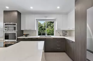 261 NE 47th St, Miami, FL 33137 - Photo 21