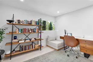 261 NE 47th St, Miami, FL 33137 - Photo 45